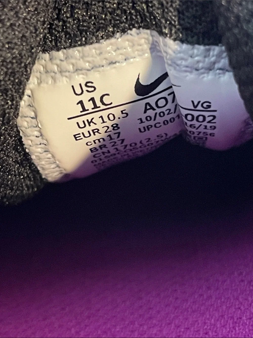 Nike Girls Softball Baseball Cleats Kids 11C Black Purple Like New T-Ball